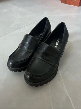 Soda Black Lug-Sole Penny Loafers for Women
